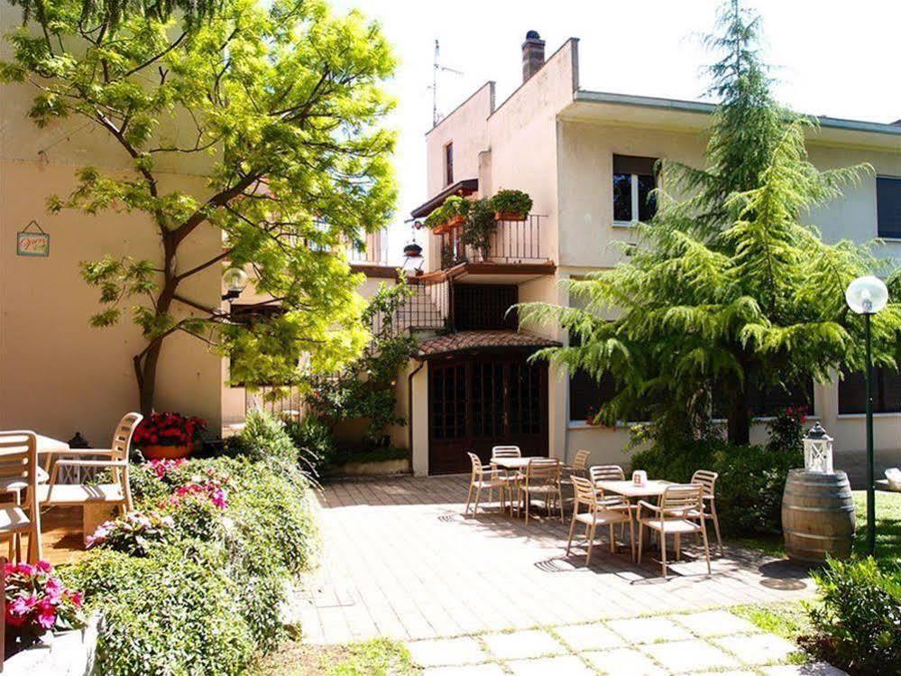 טוסקולנו מדרנו Albergo Locanda Cavallino מראה חיצוני תמונה